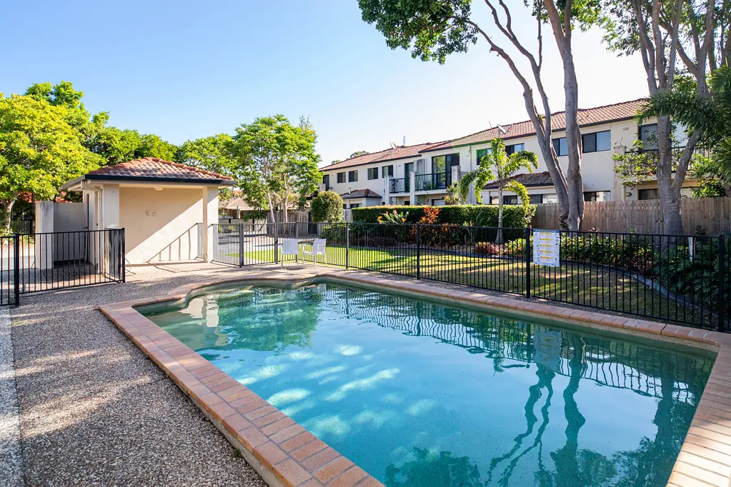 6/37-39 Harley Street, Labrador, QLD 4215