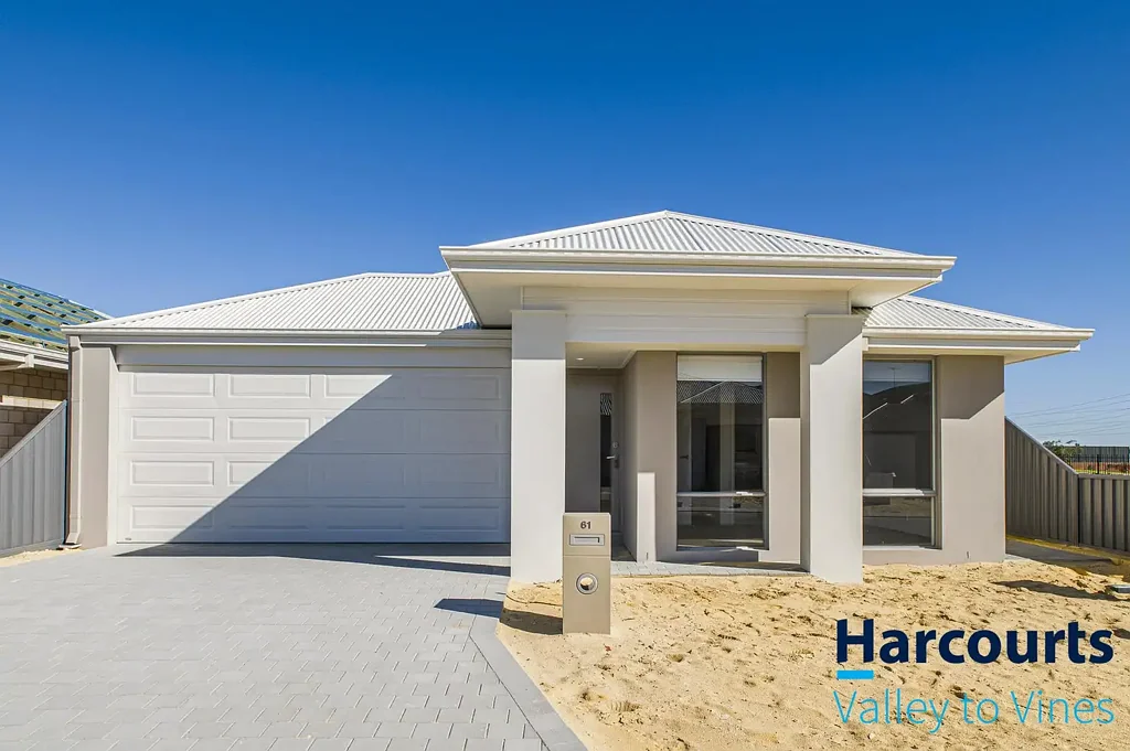 Modern Brand-New Family Home in the Heart of Champion Lakes