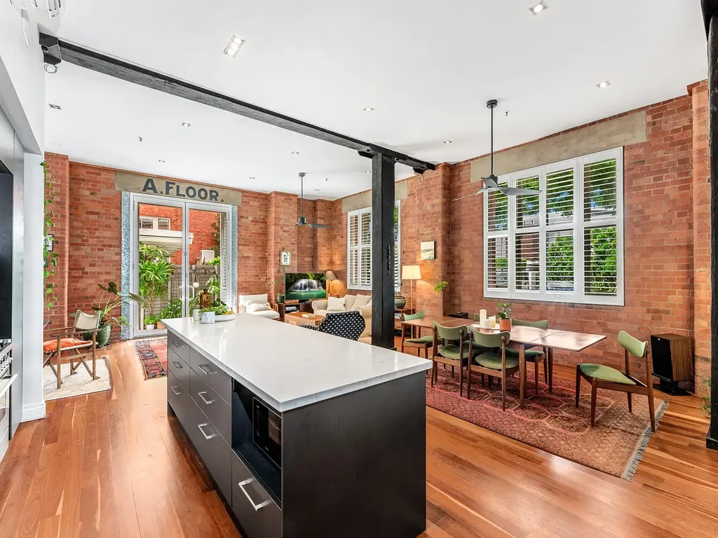 Teneriffe 3 Bedroom Spacious Ground Floor Courtyard Apartment in Iconic Saratoga