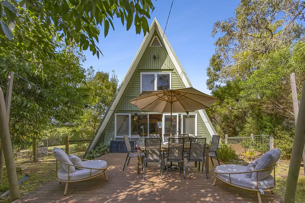 Anglesea 2房  A-FRAME LIVING, A TIMELESS COASTAL CLASSIC!