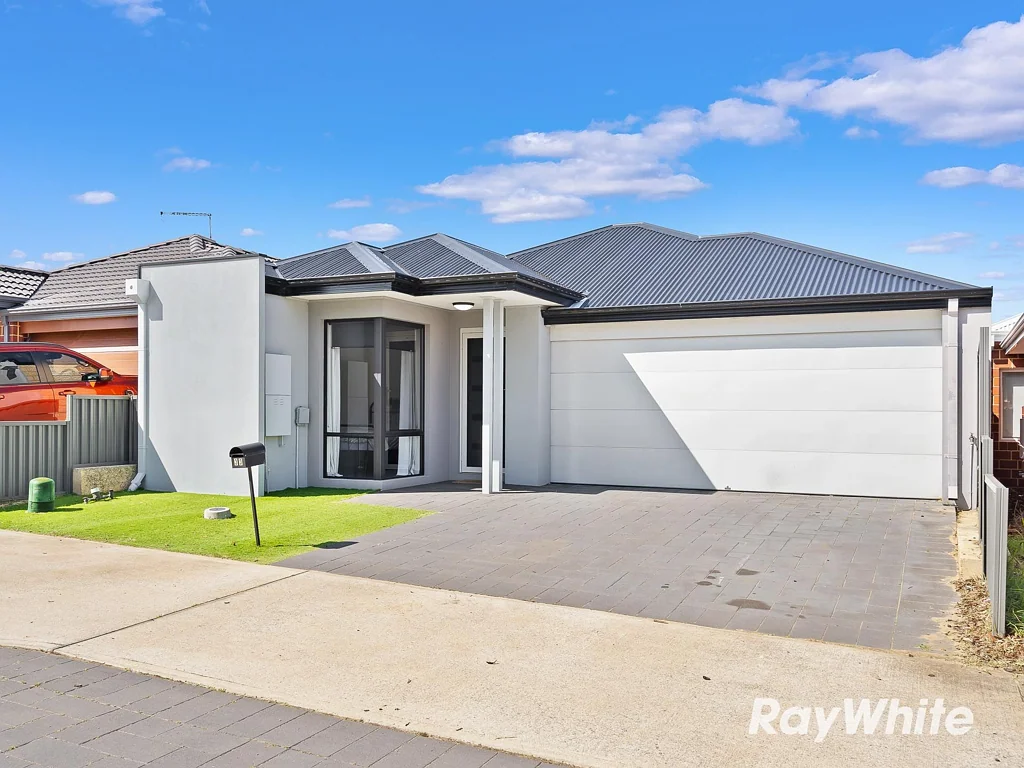 33 Montsalvat Drive, Greenfields, WA 6210