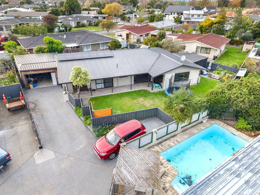 Tamatea 4chambre Vendor wants action.  Seriously for sale.