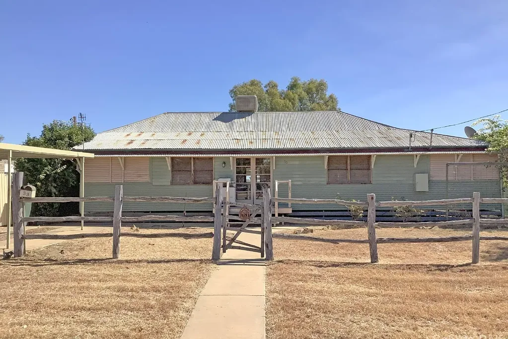 33 Eagle Street, Longreach, QLD 4730