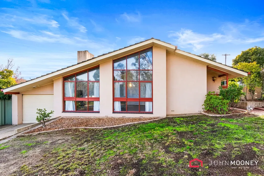 51 Nixon Crescent, Tolland, NSW 2650