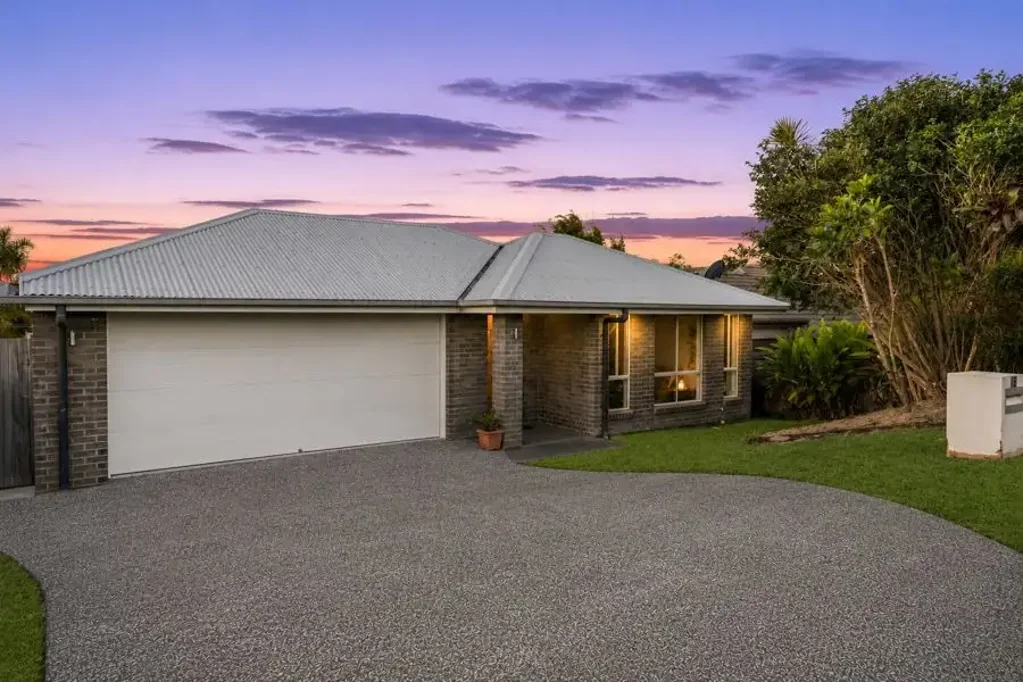 FAMILY HOME - SPACIOUS - QUALITY FINISHES