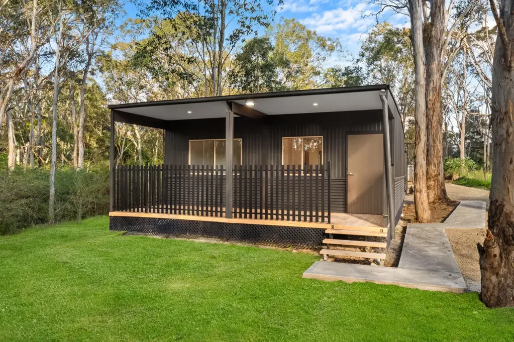 BUSHLAND OUTLOOK RIGHT NEAR TOWN CENTRE!