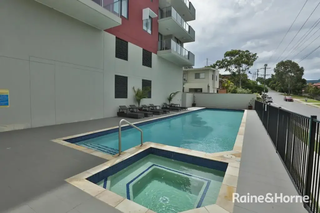 Gladstone Central 3Kwarto Inner CBD Apartment with Harbour Views - This is Living..!