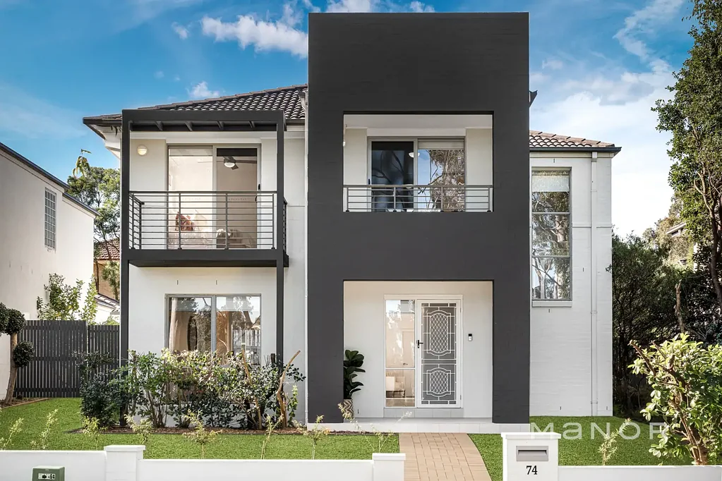 Stanhope Gardens 4कमरा Immaculately Renovated Family Home in a Prime Location !