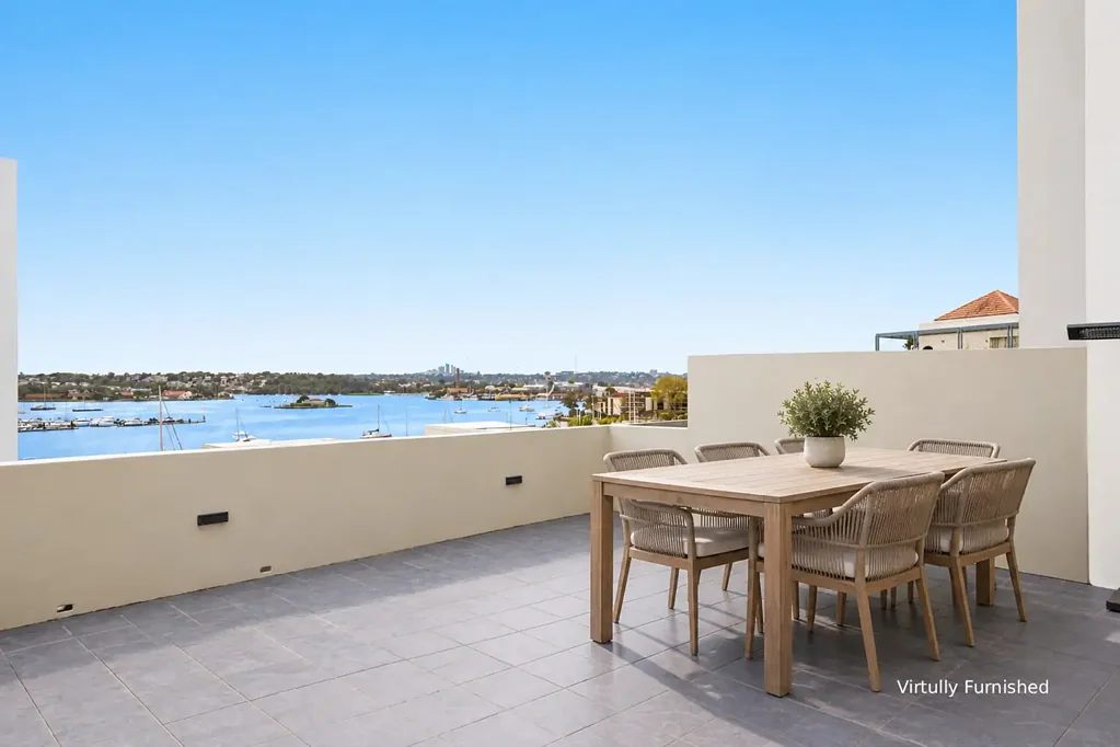 Rozelle 1कमरा Oversized One Bedroom Apartment with 48sqm Entertainer's Terrace with Elevated Water Views