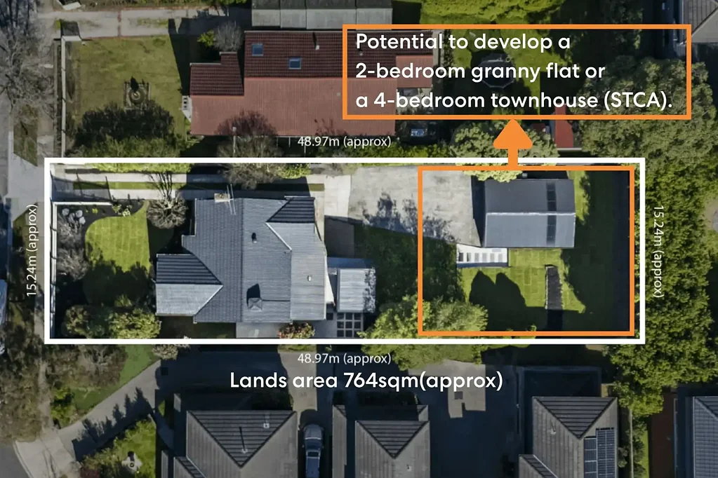 Box Hill South 4房 地势较高地块 灵活开发潜力 联排别墅机会 Bosch Siemens电器 现代厨房设计 管道燃气供暖 蒸发冷却舒适 充足停车位 学区覆盖优越 交通便捷生活 Prime Court Position with Development Scope (STCA)