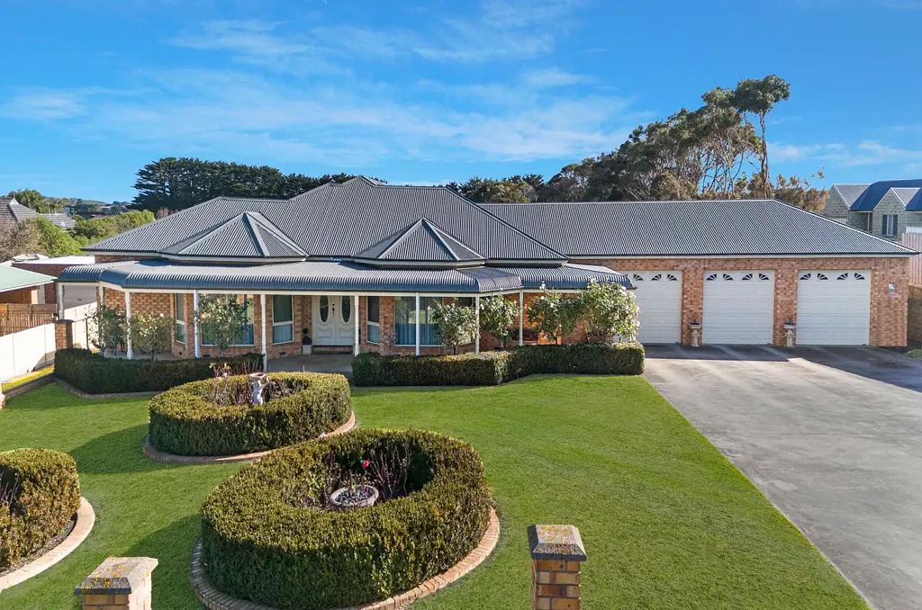 Warrnambool 5कमरा Circumstances Require This Property To Be Sold!