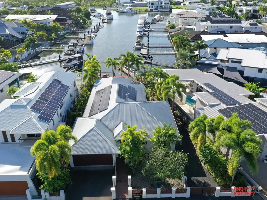 Trinity Park 4 Bedroom Live the Ultimate Bluewater Lifestyle – Boat at Your Doorstep