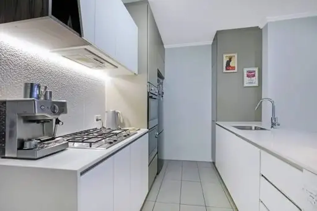 Elegant and Contemporary Unfurnished Apartment with  Balcony and Stunning City Views!-- $680 per week until Feb 27, then $720 per week