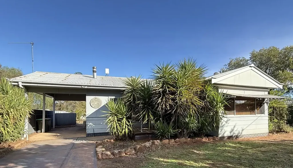 Trundle 3ห้องนอน Spacious Family Living with Rear Lane Access & Impressive Shed Space