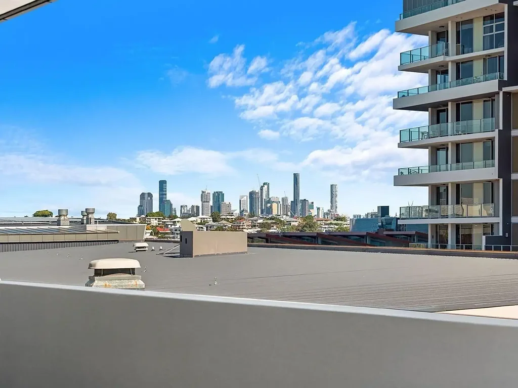 Hamilton 1Zimmer City Views. Riverside Living. Portside Convenience.