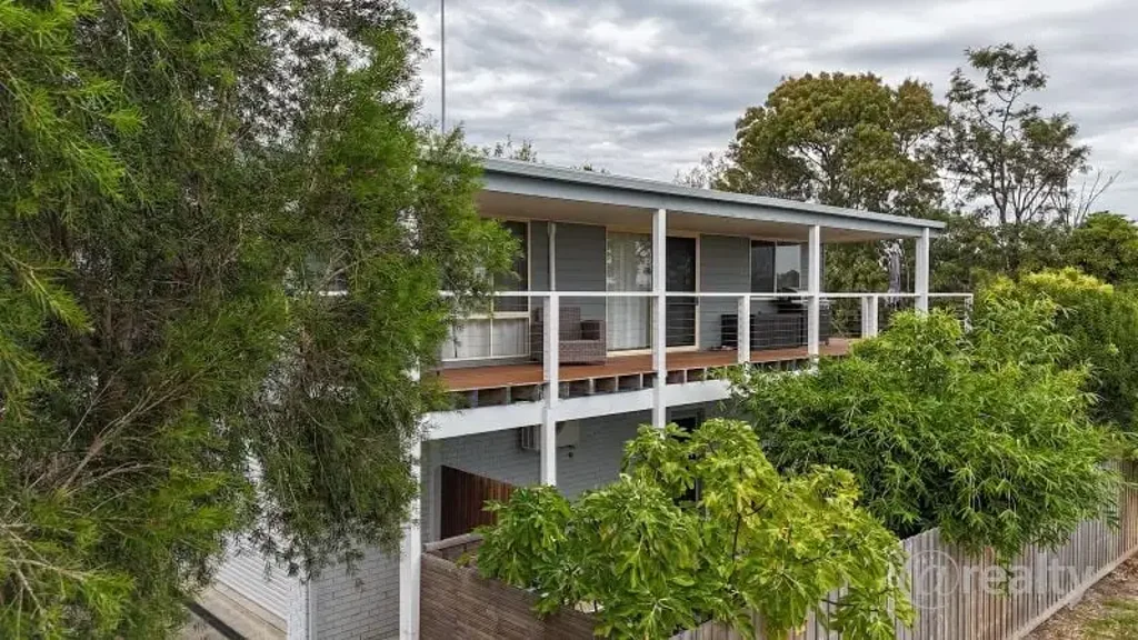 Corinella 3 Bedroom Beachside Bliss in Beautiful Corinella – The Lifestyle You've Been Dreaming Of!