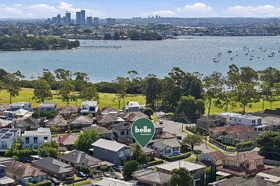 Five Dock 3침실 Freestanding Double Brick Gem Footsteps from Halliday Park/Foreshore & Upcoming Metro