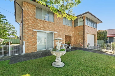 Bonnells Bay 3房  Spacious Family Home with Versatile Living