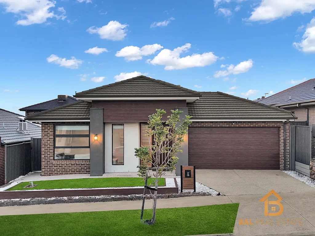 Modern 4-Bedroom Family Home in Prime Truganina Location