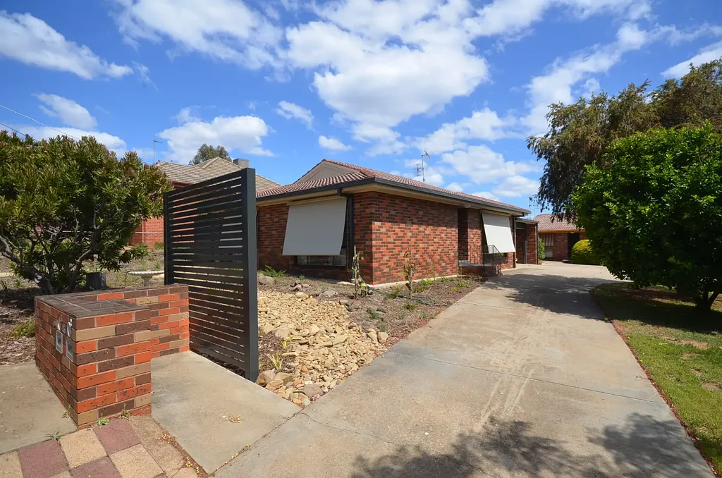 FULLY FURNISHED -SEE AGENT FOR AVAILABILITY