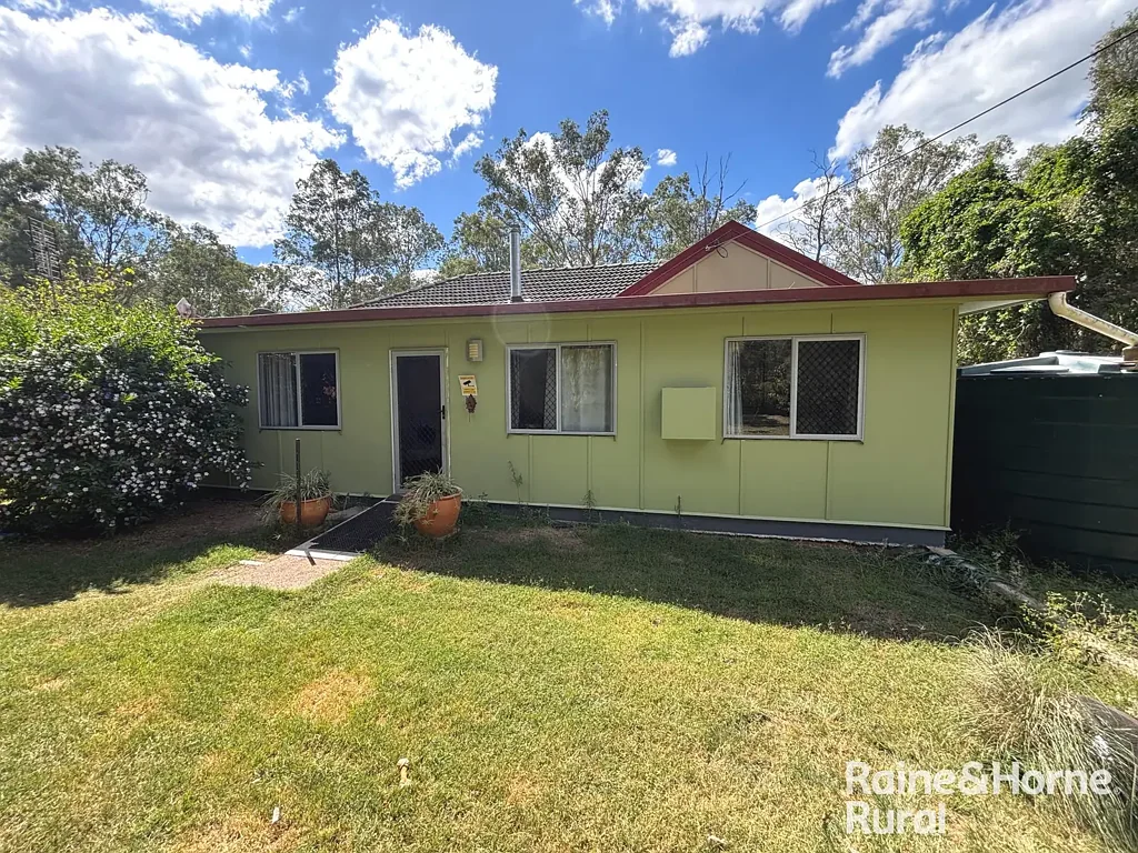 Kingaroy 3 Bedroom Great 10 Acre Property close to town.