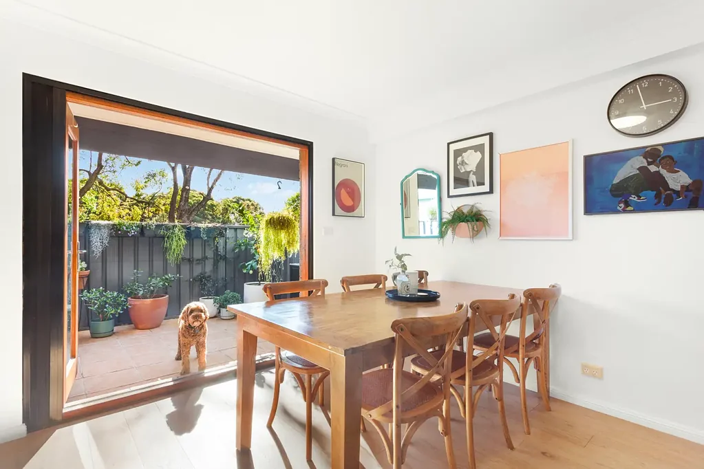 Beaconsfield 2ਬੈੱਡਰੂਮ Spacious modern townhouse in a highly prized address