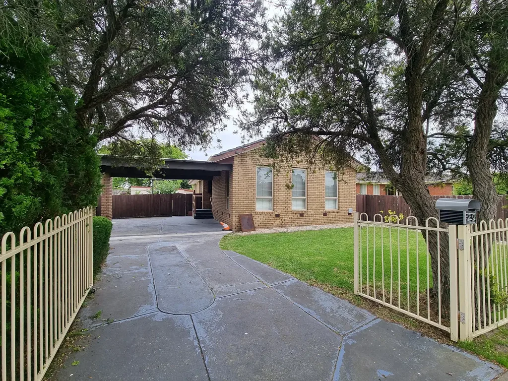 Corner and Quiet Court location