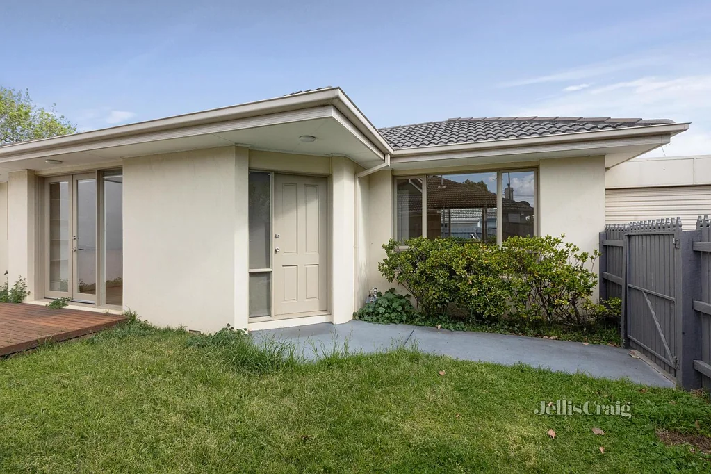 2/104 Parkmore Road, Bentleigh East, VIC 3165