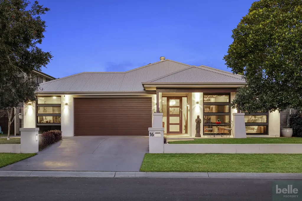 Oran Park 4房 精心呈现，卓越生活与娱乐空间 Immaculately Presented with Exceptional Living & Entertaining