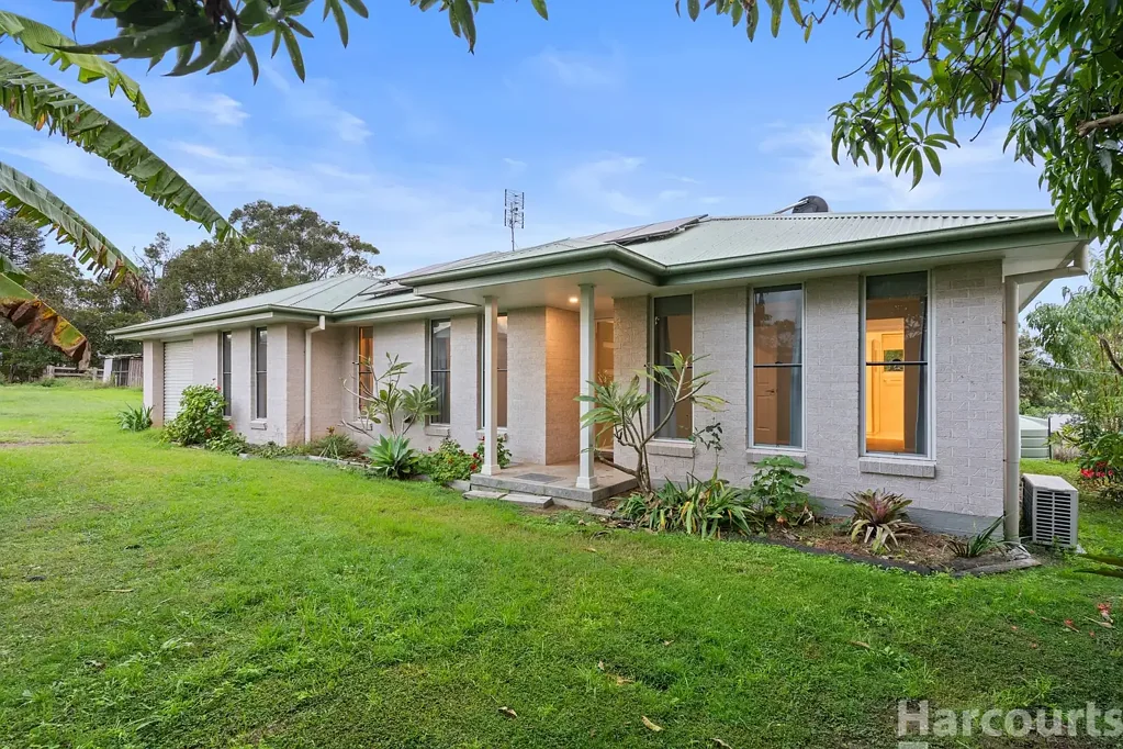 West Kempsey 3房  River views and small acres right in town!