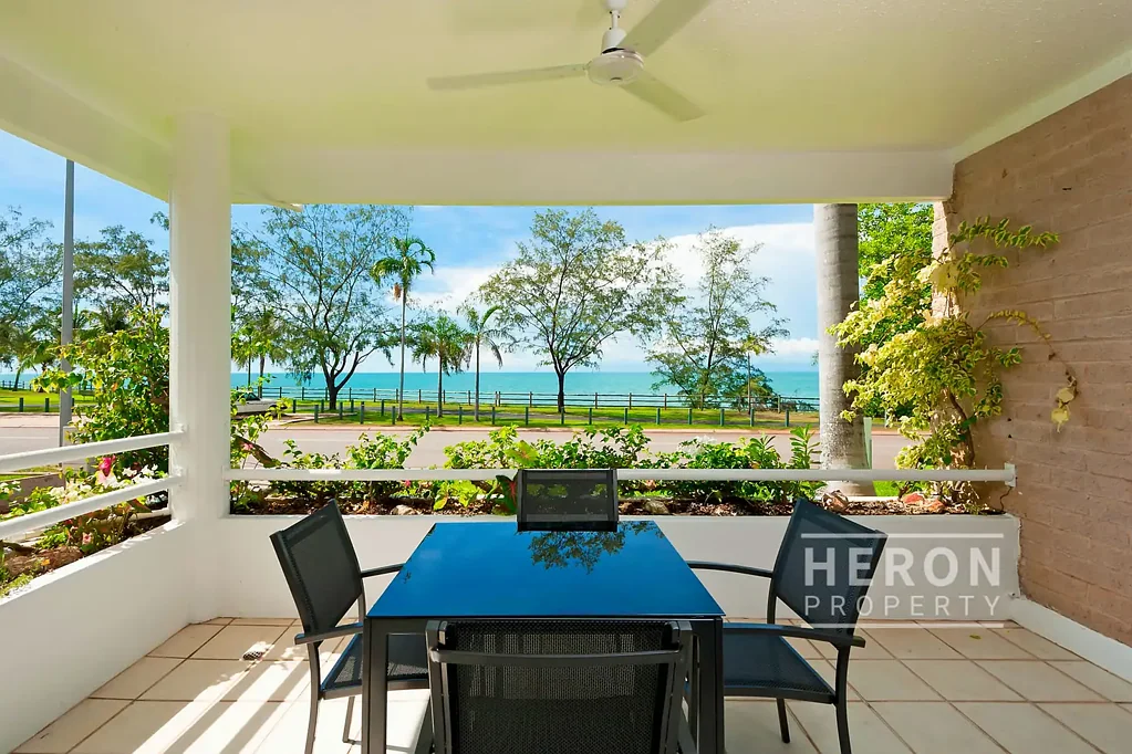 Rapid Creek 2ห้องนอน Ground Floor By The Beach - Amazing Views!