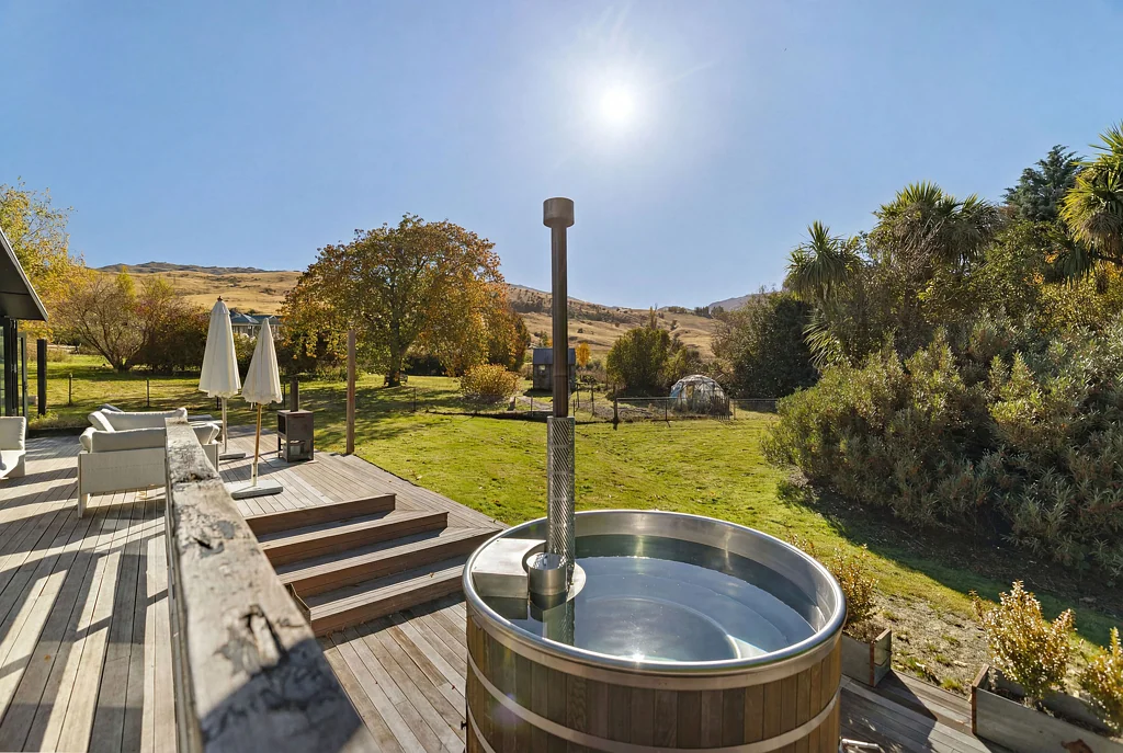 Dalefield/Wakatipu Basin 3房  The finest living – space, style and alpine views!