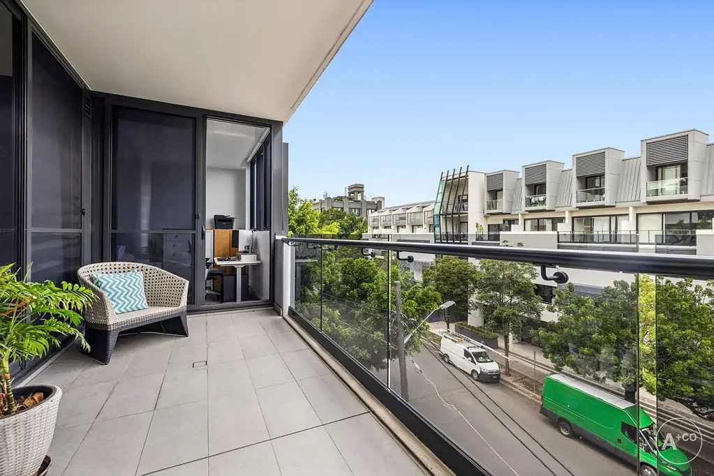 Rosebery 3房 Gallery综合体公寓 宽敞三卧 开放式布局 石材厨房 主卧套间 游泳池健身房 低维护生活 便利位置 Oversized Modern Apartment with Expansive Living Generous Propositions