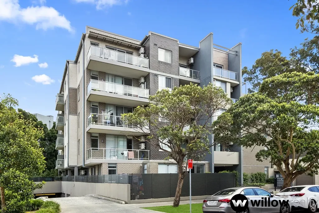 Homebush West 2房 西南朝向两室两卫 大理石厨房燃气电器 主卧套间浴室 安全电梯直达 公寓楼内泳池健身房 网球场儿童游乐场 Luxury Apartment 2 Bedroom 2 Bathroom 1 Car