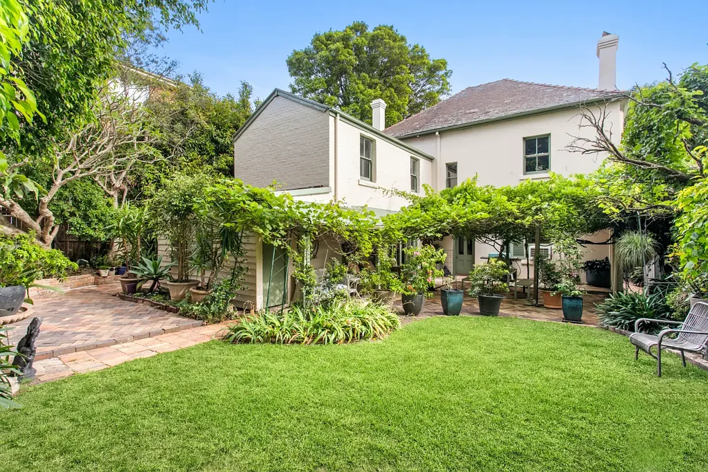 Enmore 5ห้องนอน Historic 1860s Georgian villa on 569sqm