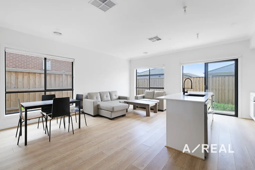 Live in Luxury – Modern New Four-Bedroom Home in Fraser Rise!
