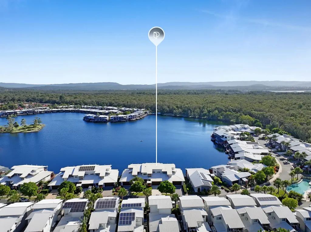Coombabah 4غرفة نوم Rare Waterfront Living - Lifestyle, Space & Serenity