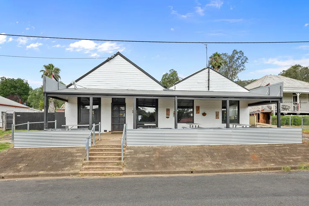 19 Coach Street, Wallabadah, NSW 2343