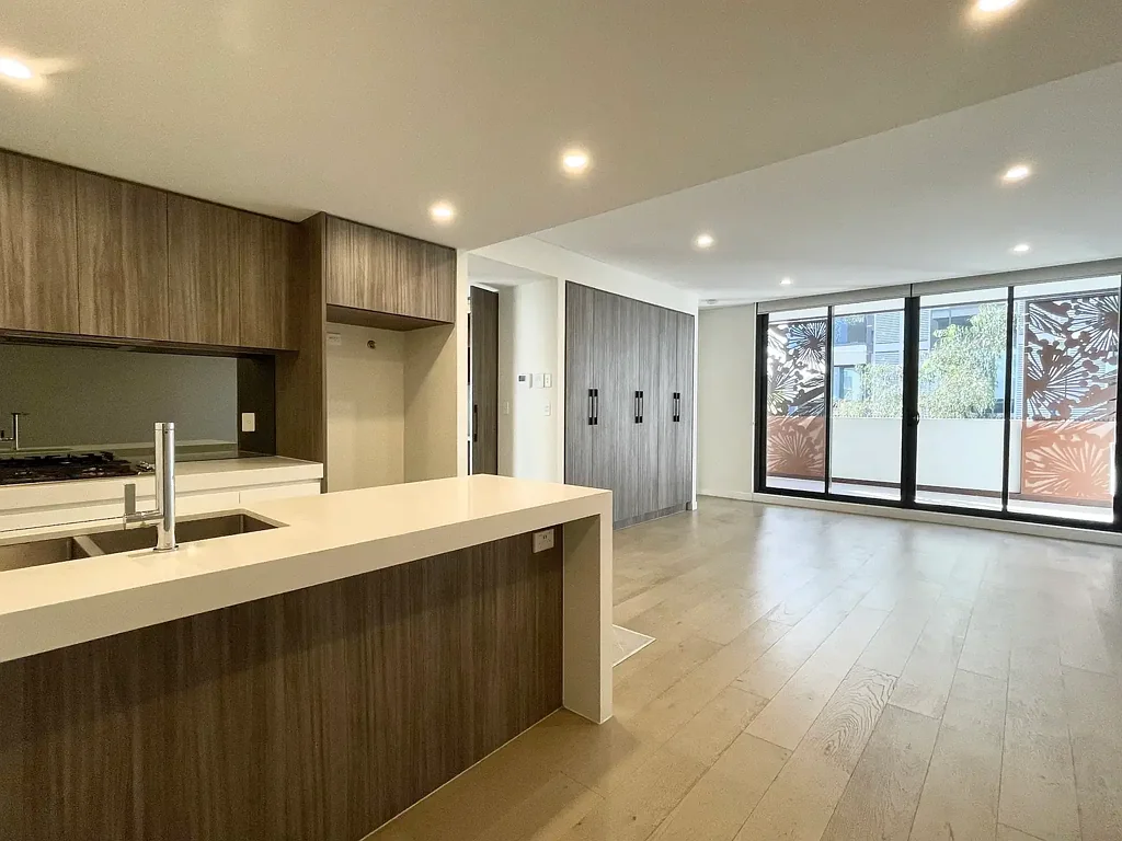 Luxurious 2 Bedroom Apartment !!!