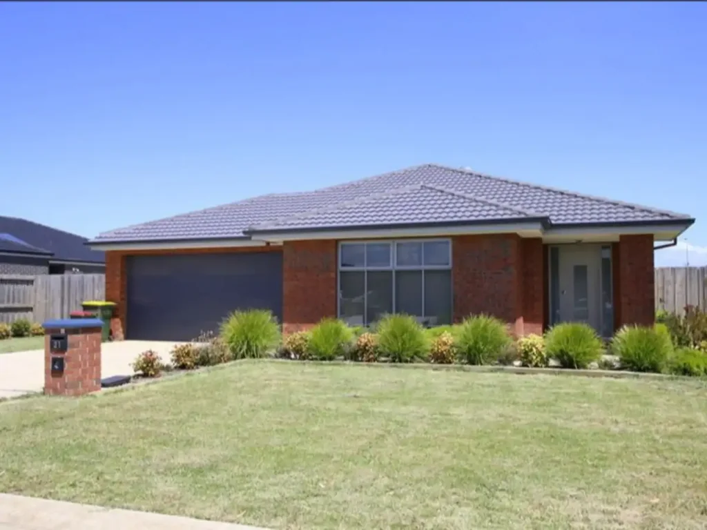 COMFORTABLE 3 BEDROOM HOME