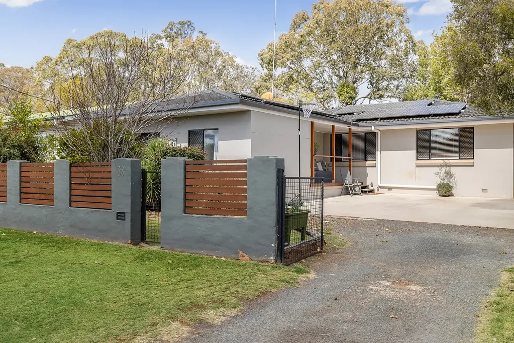 Newtown 4房 Weetwood的优胜房产，机会无限 The Shed You Want, The Home You Need