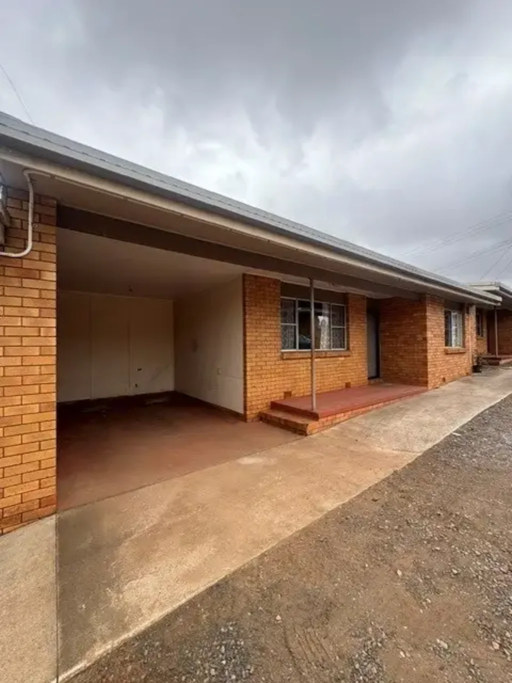 Neat 2 Bedroom Unit