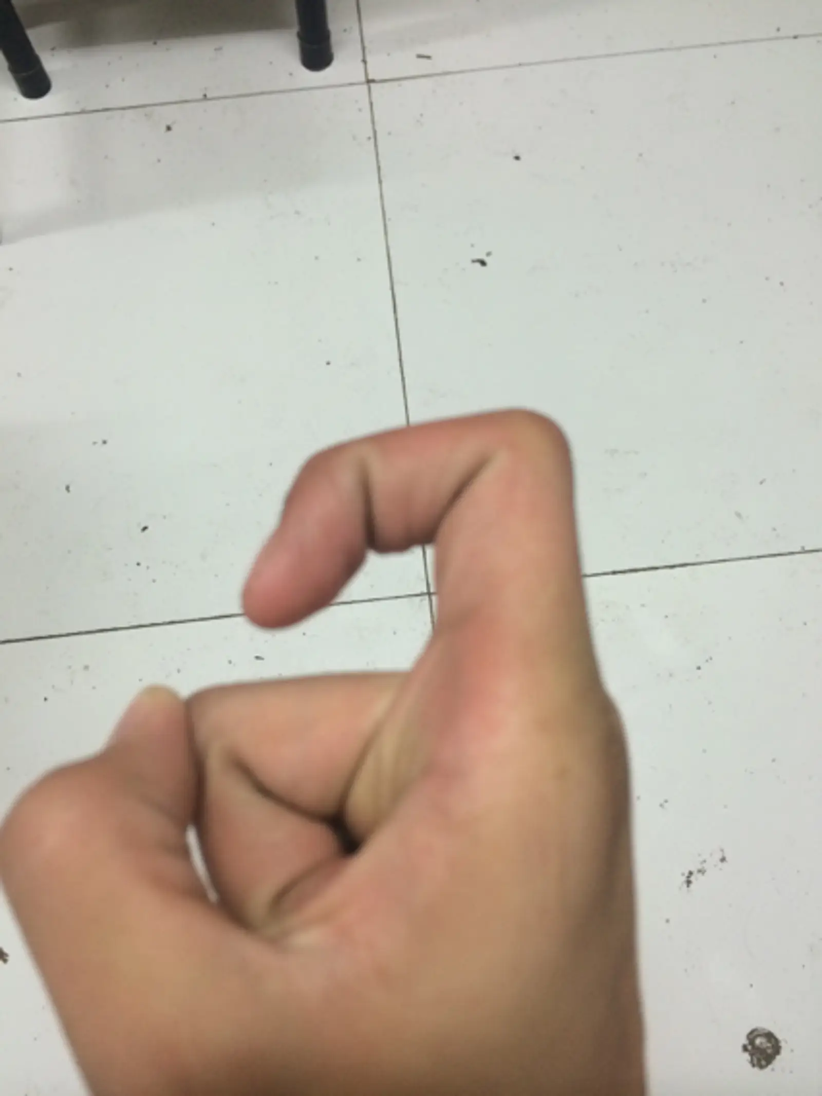 你做了“九”的手势，但印度小哥却异常愤怒？