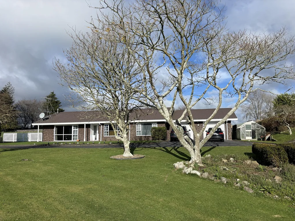Tokoroa 3房  COUNTRY CHARM WITH SPACE AND STUNNING RURAL VIEWS