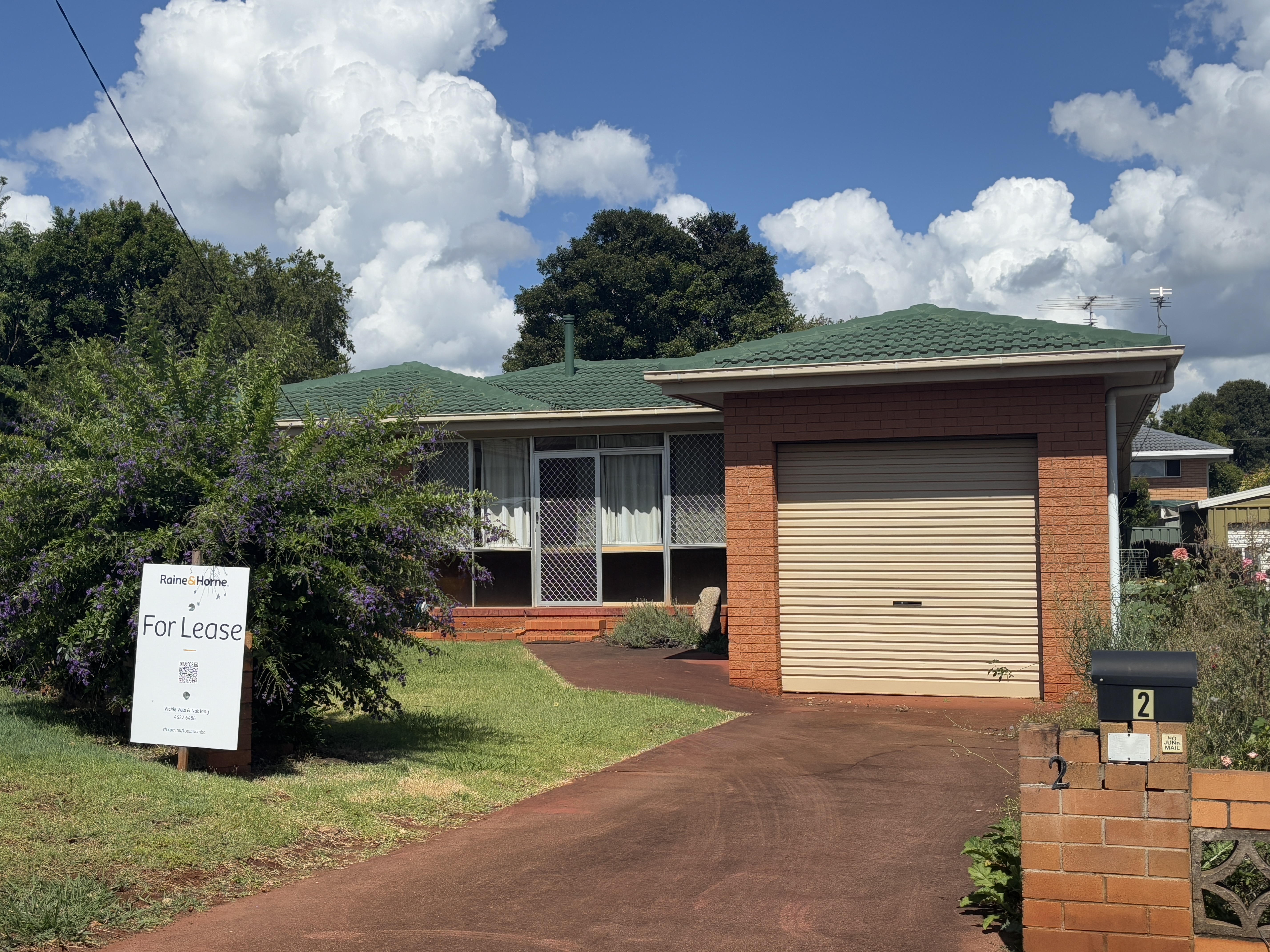 2 BERGHOFER ST, ROCKVILLE QLD 4350, 0 habitaciones, 0 baños, House