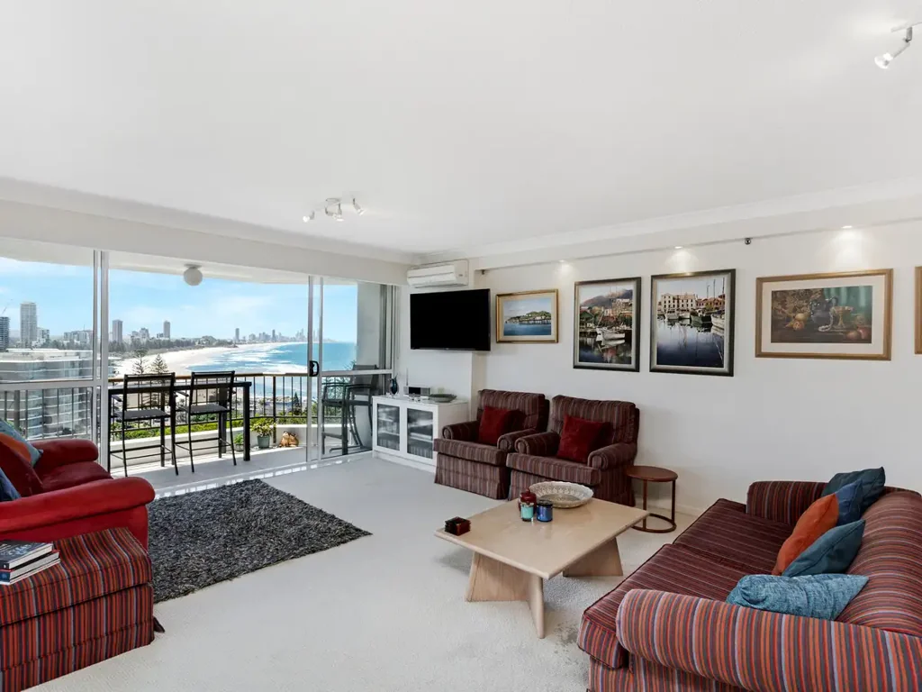 Burleigh Heads 2બેડરૂમ Prestige position. Panoramic views. Exceptional livability.