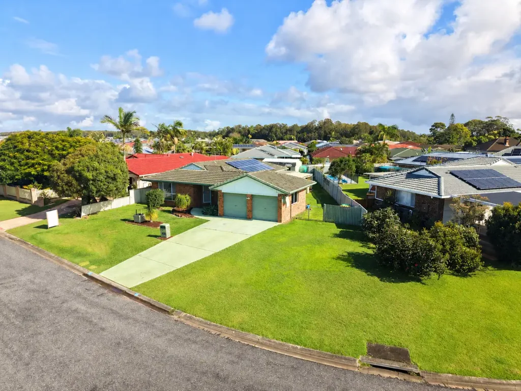 Yamba 3chambre Endless Possibilities on a Generous 720m² Block