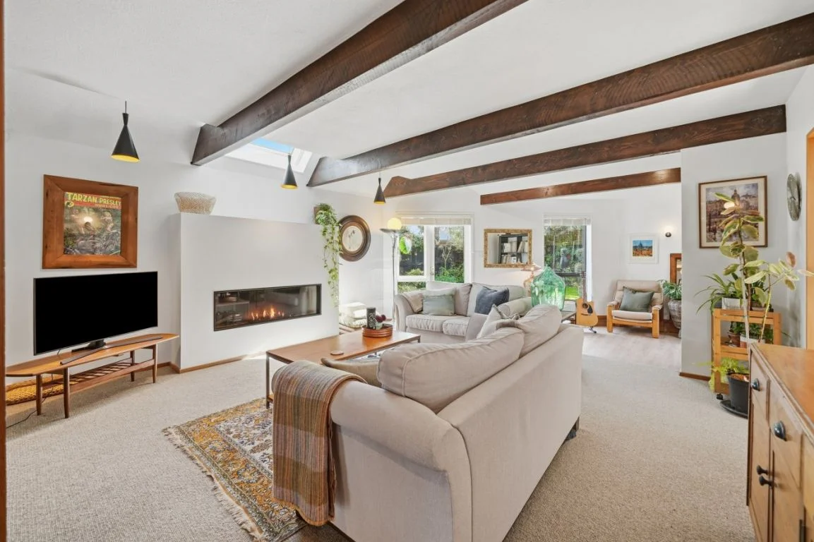 Bishopdale 4ਬੈੱਡਰੂਮ Mid Century Magic with a Modern Twist!