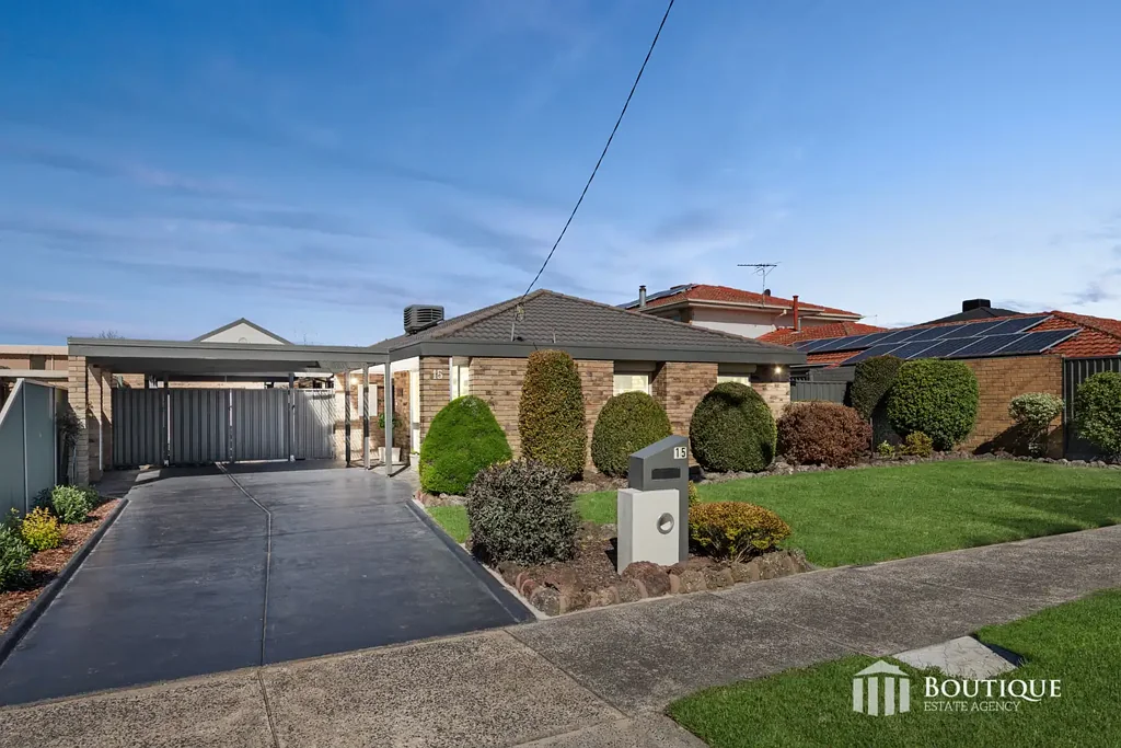 Dandenong North 3Moenga Renovated Family Living with Entertaining Appeal