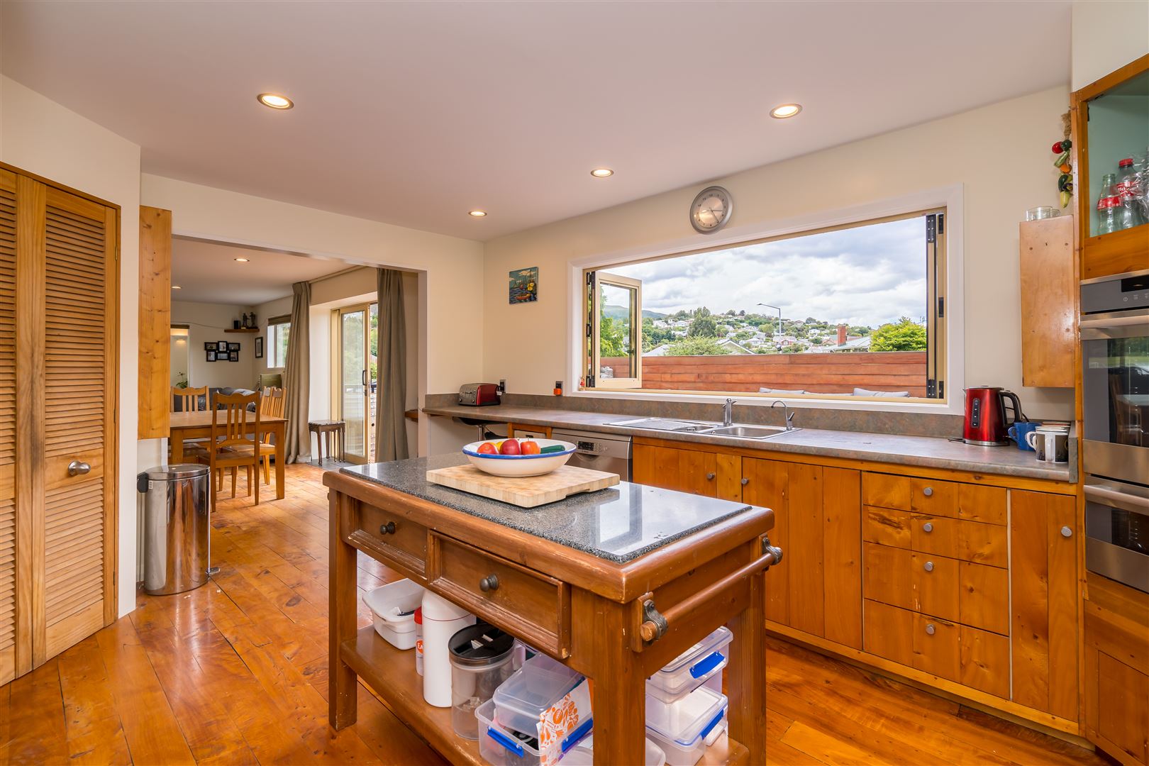 99 Kaikorai Valley Road, Glenross, Dunedin, 4 ห้องนอน, 3 ห้องน้ำ, House